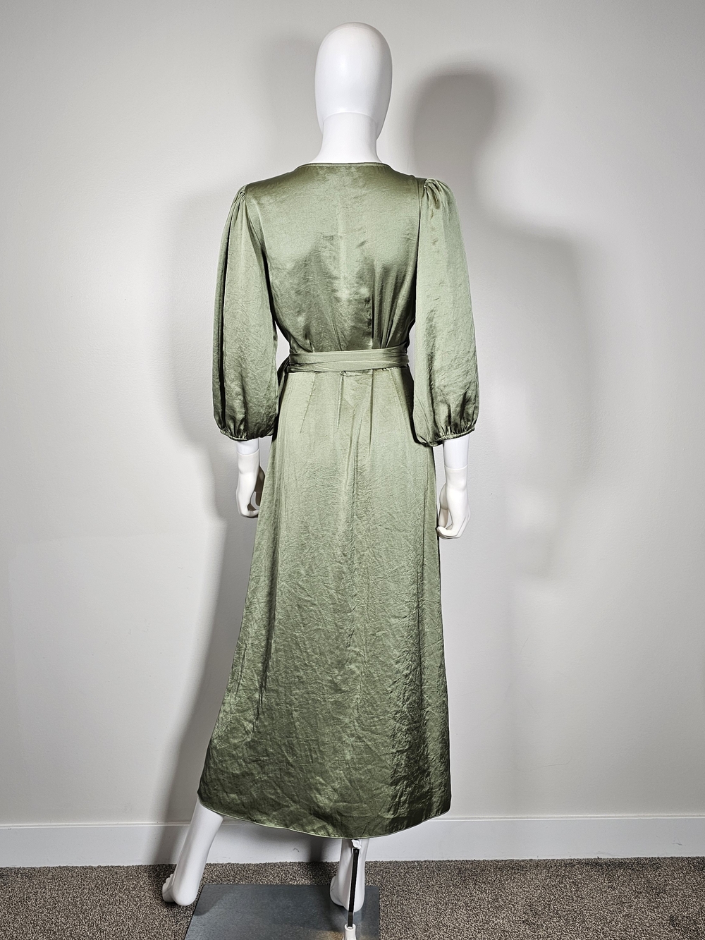 Little Moon Aritzia Olive Satin Wrap Midi Dress with Puff Sleeves Sz M - Picture 6 of 10